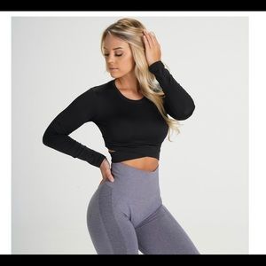 NVGTN long sleeve cross body tee